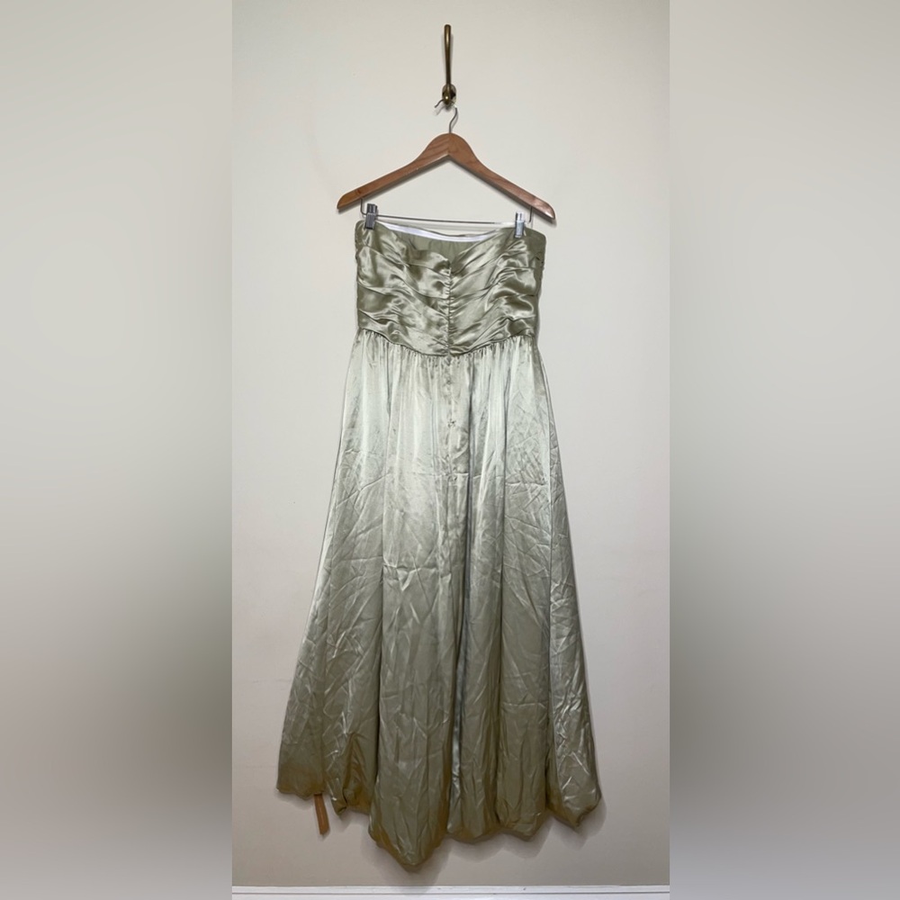 Reformation Elspeth Dress in Dried Herbs - Picture 8 of 10